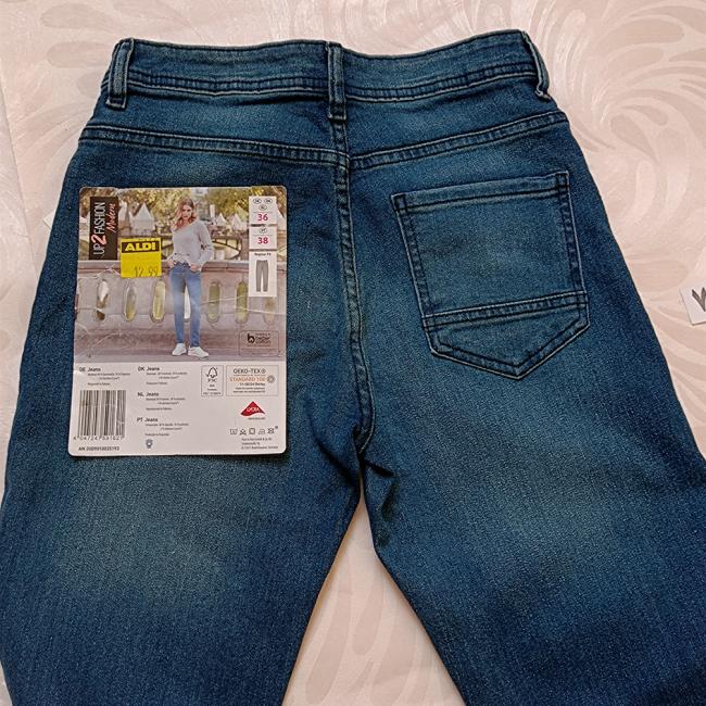 شلوار جین طرح regular fit 